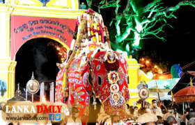 කතරගම දේවාලයේ ඇසළ මංගල්‍යය අද සිට