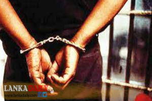 පරිභෝජනයට නුසුදුසු සීනි ටොන් 4250ක් සමග පුද්ගලයින් 4ක් අත්අඩංගුවට
