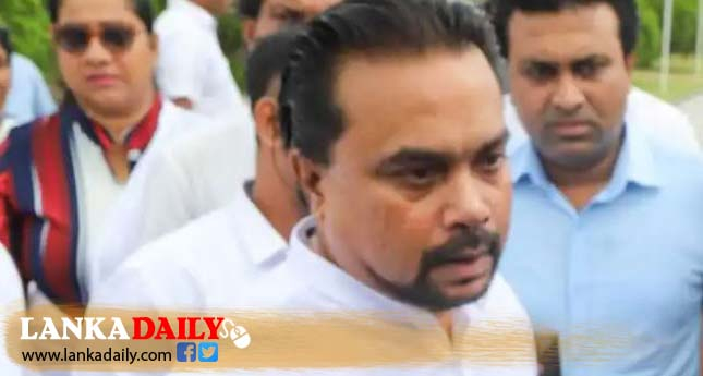 විමල් අත්අඩංගුවට ගැනීමෙන් අනතුරුව අධිකරණයට රැගෙන එයි